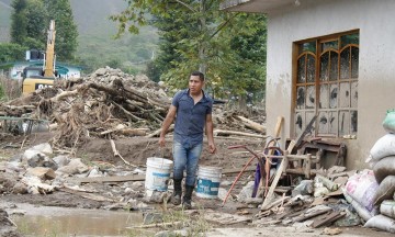 Bajo amenaza, 100 familias de Cuacuila por estar en zona de riesgo