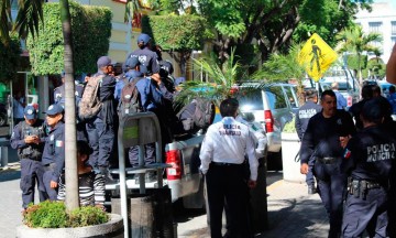 Ofrecen a policías aumento salarial en lugar de seguro
