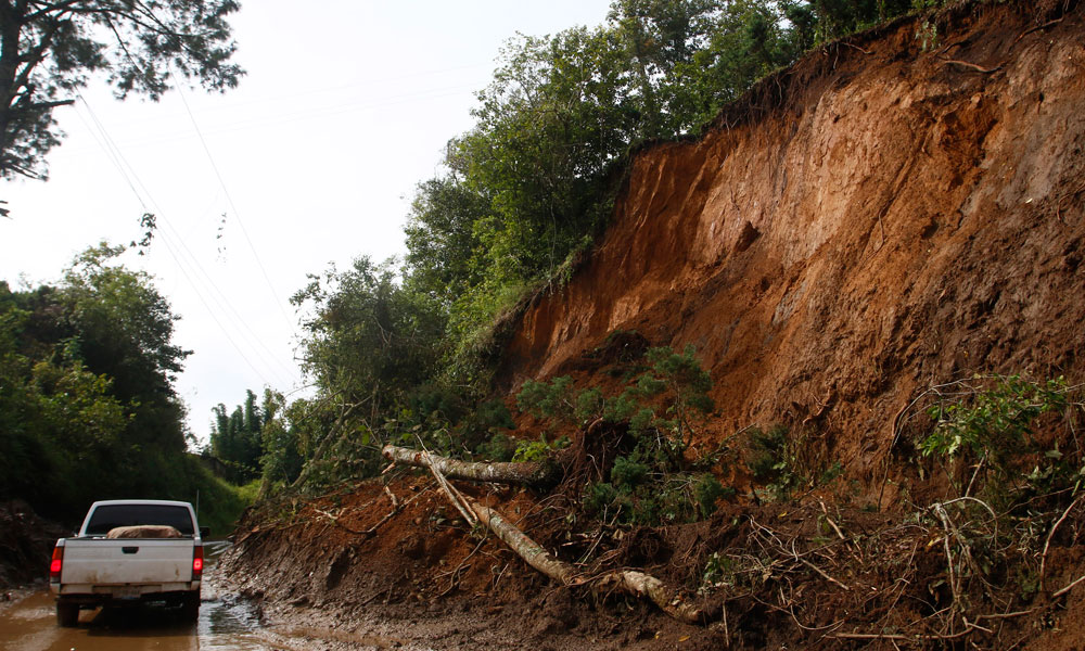 A 2 meses de Earl, Huauchinango aún espera dinero del Fonden