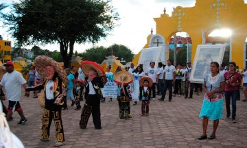 Pasa Antorcha Guadalupana por Acatlán de Osorio