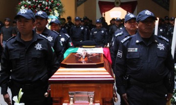 Darán 100 mil pesos por policías caídos en Tehuacán
