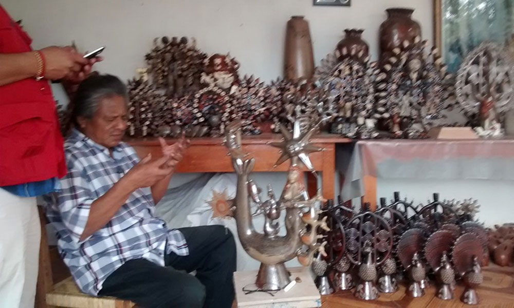 Homenajean a artesano de barro mixteco