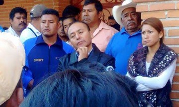 Protestan contra alcalde de Yehualtepec