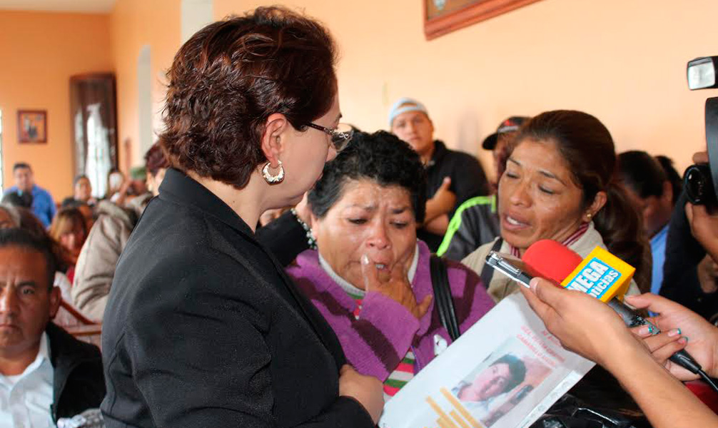 Incumple edil de Tehuacán promesa a madre de desaparecida