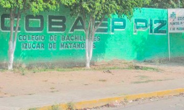 Suspende clases en 35 bachilleres festejo de líder sindical