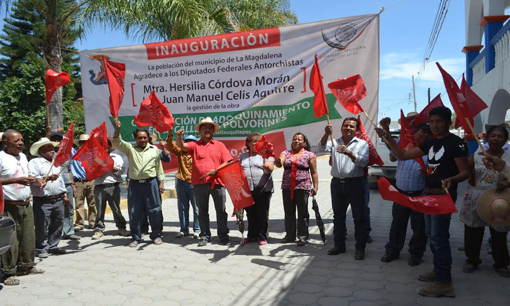 Inaugura Antorcha obra en Tlatlauqui