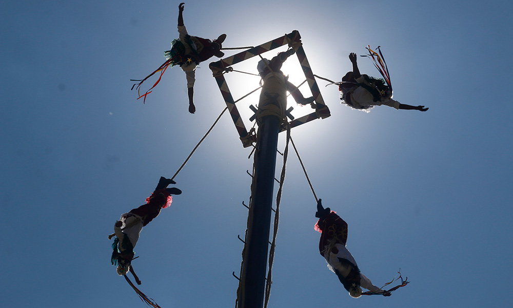 Suspende Comuna a los voladores de Cuetzalan