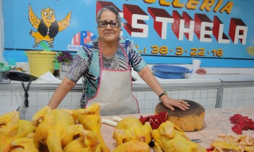Dan carne de pollo hasta en 150 pesos en Tehuacán