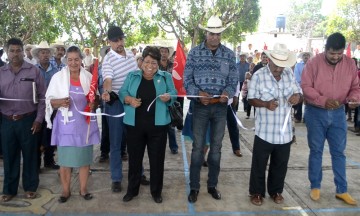 Inaugura Córdova obras en escuelas