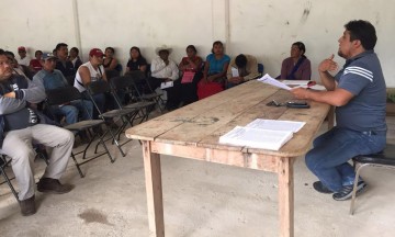 Dan antorchistas ayuda en Huauchi
