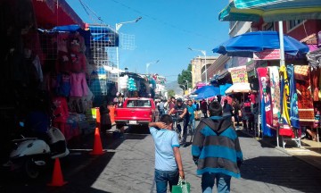 Comercio invade las calles en Tehuacán