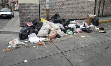 Sigue cerrado acceso a relleno sanitario de Teziutlán