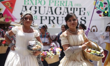 Celebran al aguacate vecinos de Tochimilco