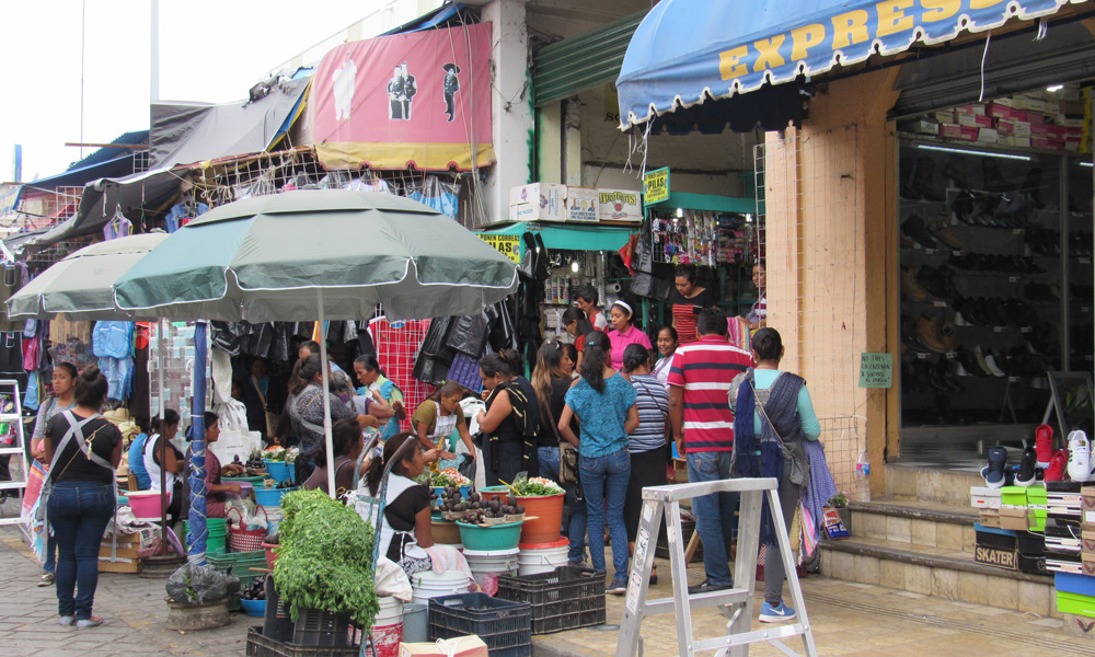 Reubicarán a ambulantes a nuevo mercado de Tehuacán