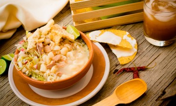 Alista Izúcar el Festival del Pozole
