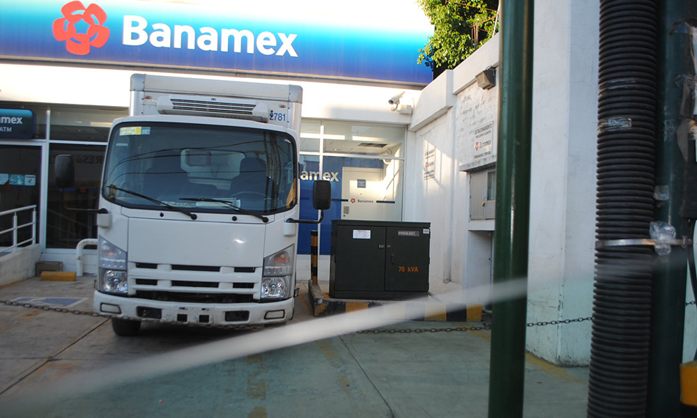 Vecinos acatecos alistan protesta para evitar salida de Banamex
