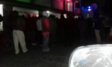 Vecinos vigilantes aseguran a dos sospechosos en Quecholac