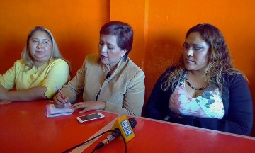Denuncian a rectora por irregularidades