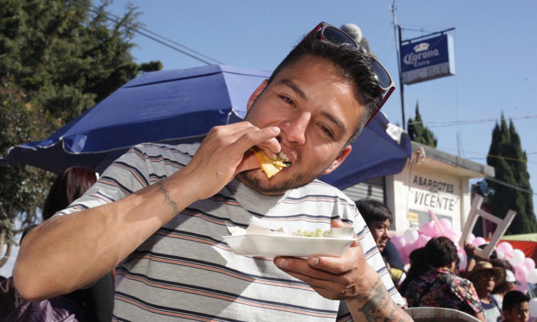 San Vicente Xiloxochitla celebra el taco de canasta