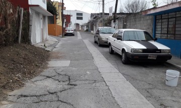 Denuncian hundimientos en calle Campo Verde