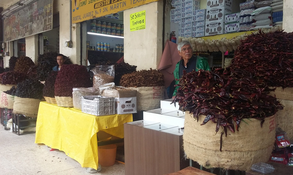 Se desploman las ventas del mercado municipal