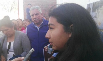 Entregan a hija de ambulante detenida