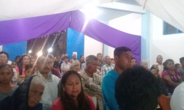 Erigen capilla con apoyo de migrantes