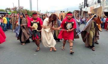 Reviven pasión y muerte de Jesucristo en Tehuacán