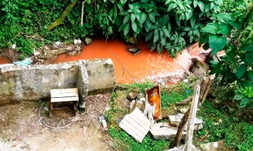 Contaminan el río que nutre la presa de Necaxa