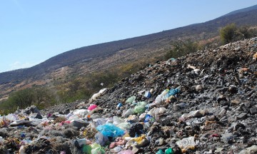 Auguran 10 años más a basurero de Acatlán