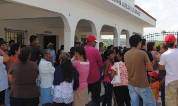 Exhiben olvido en colonia acateca