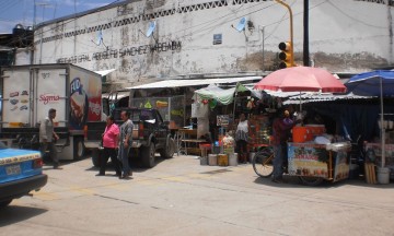 Persiste huelga de pagos entre mercaderes 