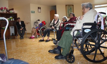 Olvidan hijos acatecos a 8 de cada 10 madres de edad avanzada
