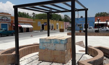 Obra inconclusa afecta comercio en Huaquechula