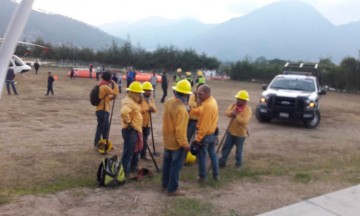 Sofocan incendio que arrasó Tetela