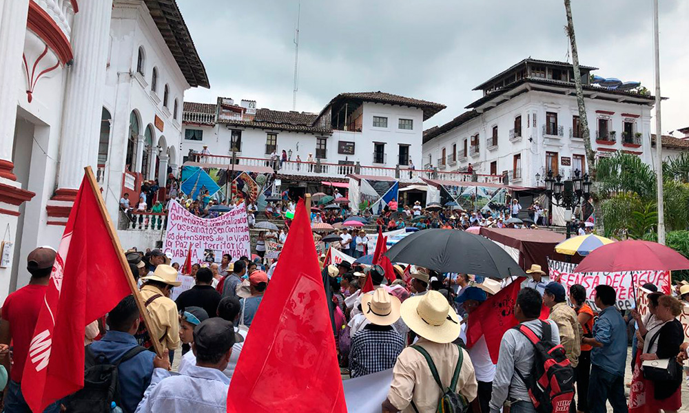 Con marcha, exigen justicia para activistas en Cuetzalan