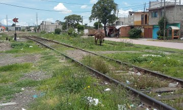 Amagan con impedir paso del tren en Texmelucan