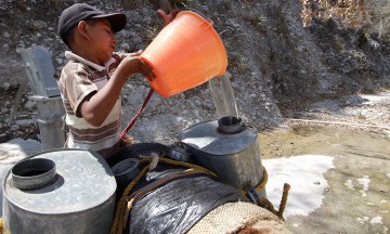 Tienen 10 años sin agua potable