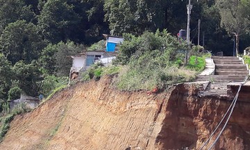 Pone obra de Arco Sur en riesgo a cinco casas