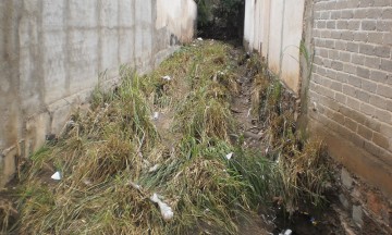 Amenaza basurero pozo de agua en Acatlán