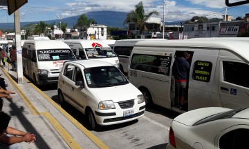 Exigen piso parejo transportistas ante competencia pirata