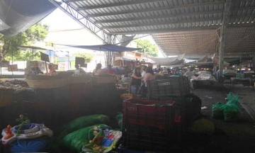 Protestan colonos por invasión de zoco en Tehuacán 