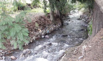 Incumple edil saneamiento de río en Atlixco