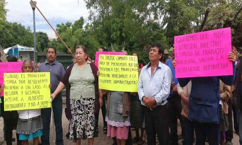 Tehuacaneros exigen vender en fiestas patrias  