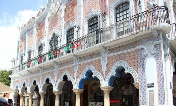 Marchan por falta de pagos a personal con incapacidad