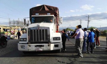 Disminuyen asaltos a transportes avícolas en Tehuacán 