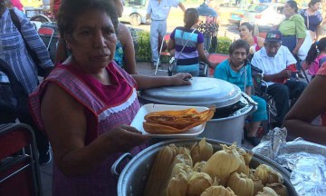 Celebran el Festival del "Tamal y el Atole" en Izúcar de Matamoros