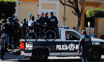 Abandona Comuna a 18 elementos acusados de usurpar funciones