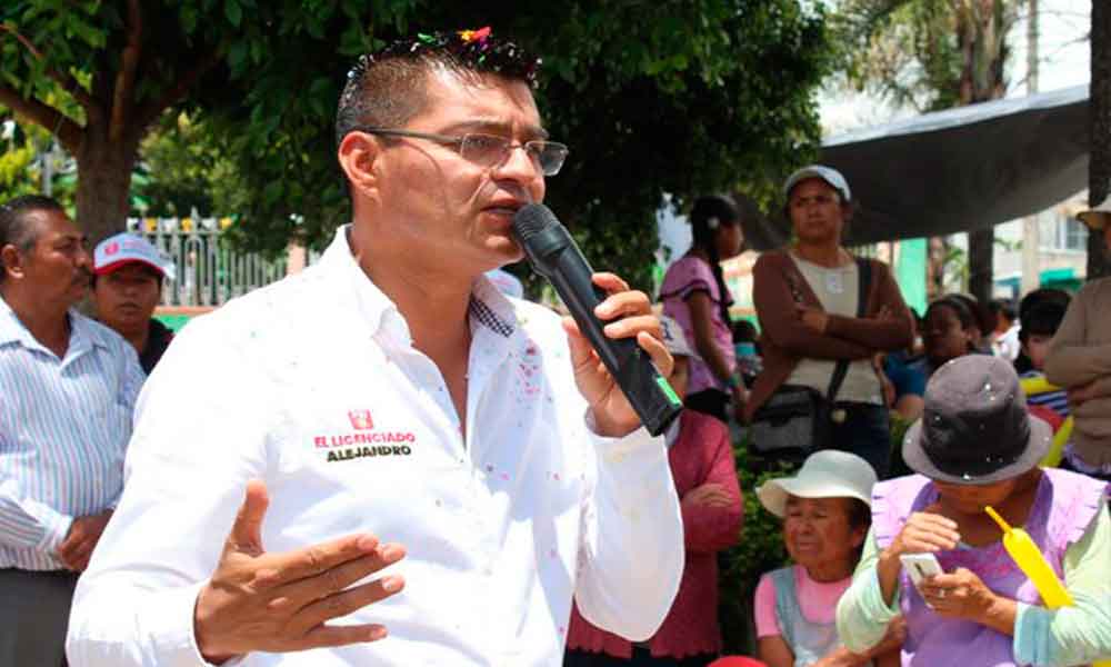 Gasta hermano del Toñín 38 mil pesos en campaña