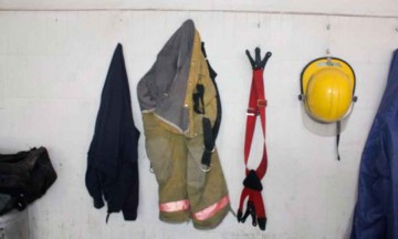 Trabajan bomberos con equipo que caducó hace 8 años